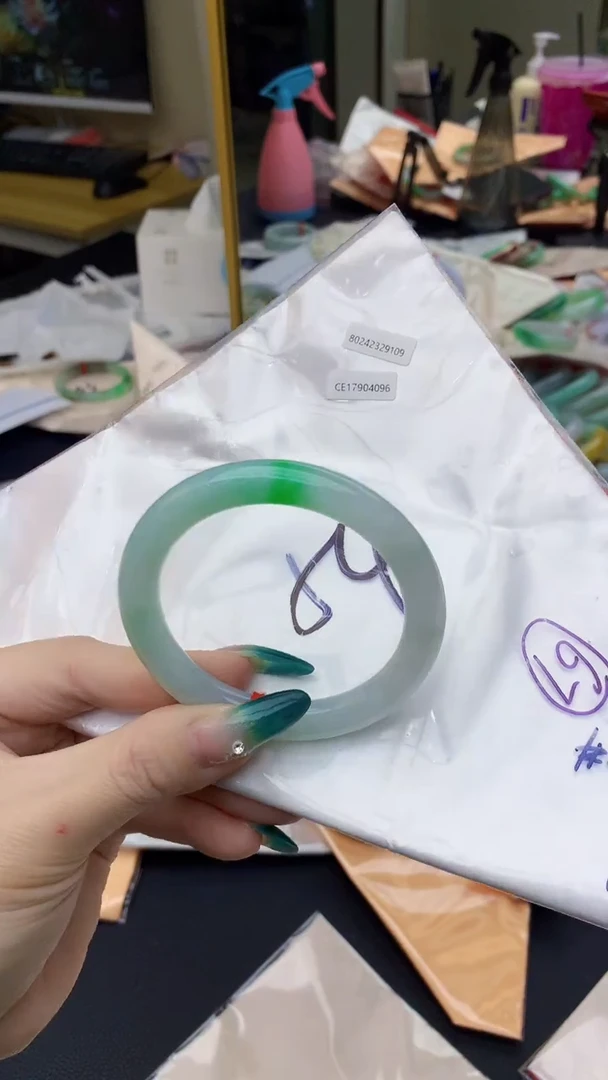 【闪购商品】翡翠手镯未镶嵌0749921857