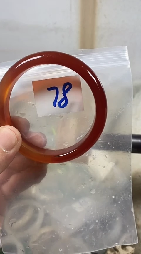 【闪购商品】石英质玉手镯未镶嵌64