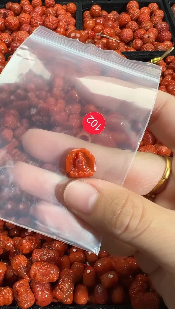 颈饰未镶嵌南红玛瑙1