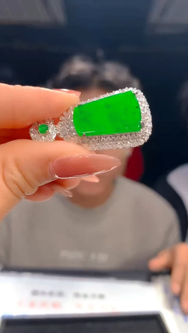 【闪购商品】定制翡翠未镶嵌28定制翡翠-多样性发货（发其一）