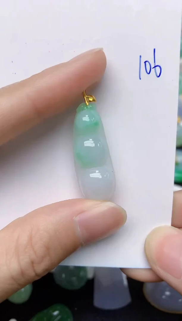 【闪购商品】翡翠颈饰18K金镶嵌106天然翡翠A货