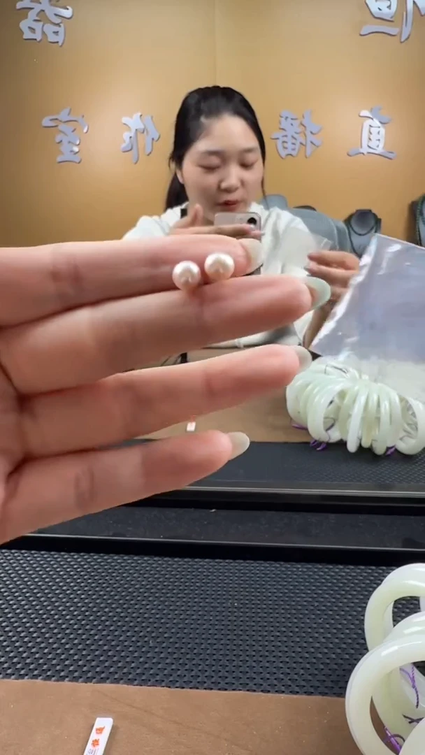 颈饰未镶嵌淡水珍珠耳饰一对