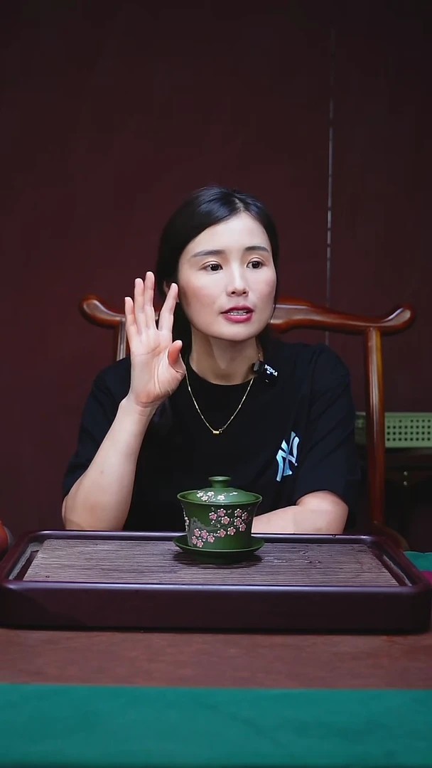 宜兴原矿紫砂   纯料绿泥梅花盖碗