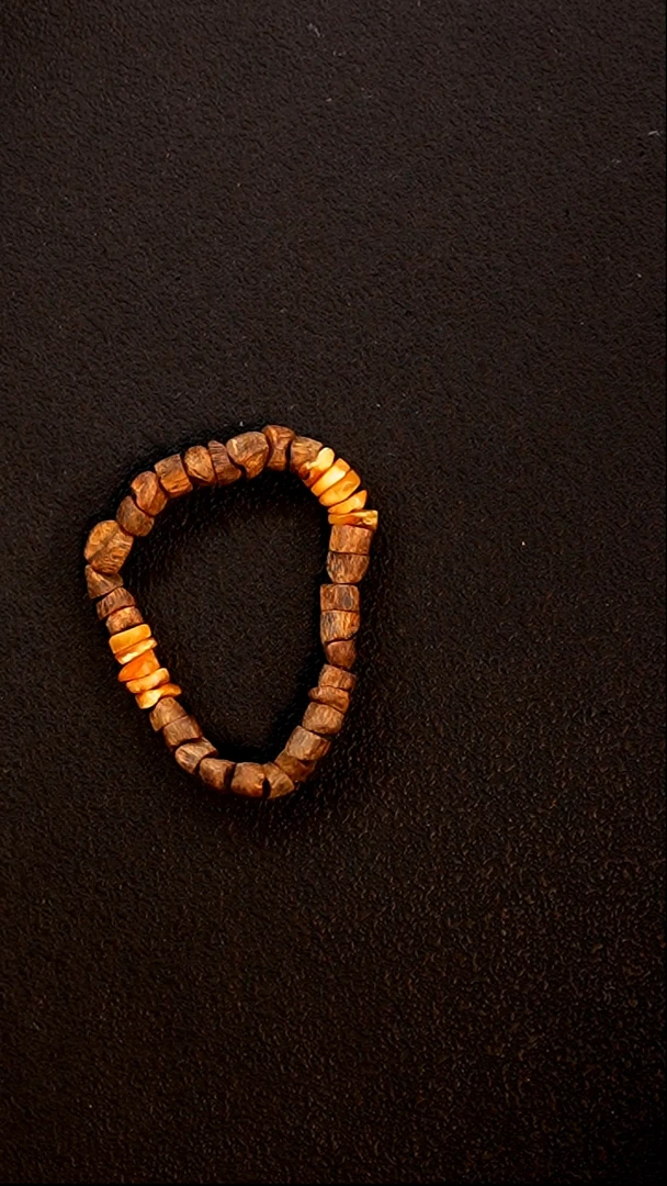 沉香手串随型虫漏单圈设计款