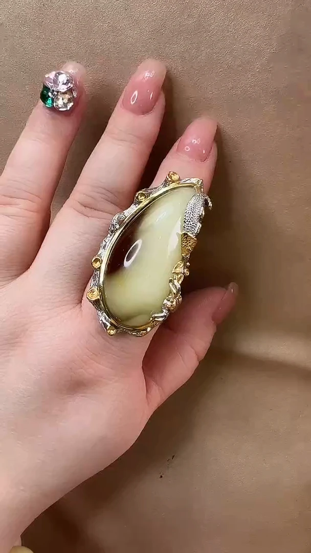 琥珀颈饰未镶嵌戒指