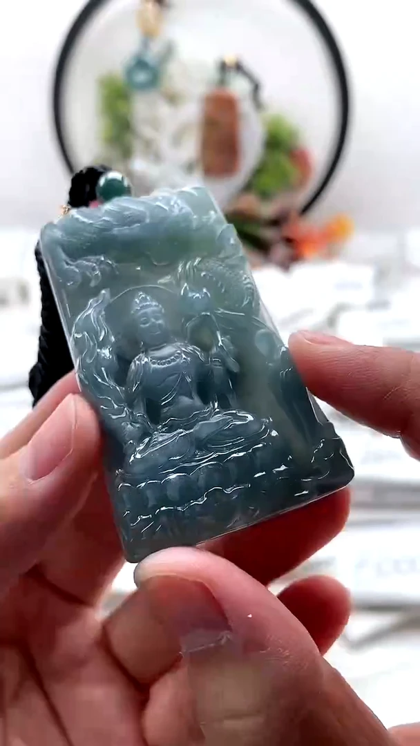 颈饰未镶嵌翡翠虚空藏