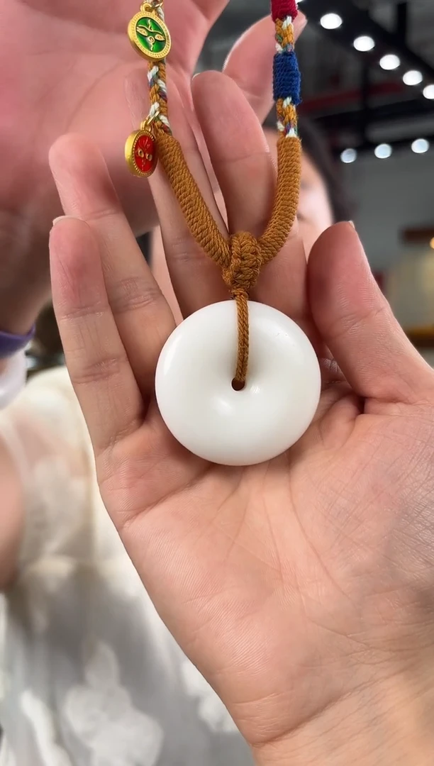 和田玉未镶嵌颈饰和田白玉平安扣 多样性发其一