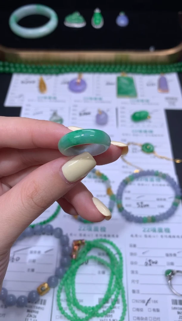 未镶嵌定制翡翠48小时鉴赏期 退货不扣服务费