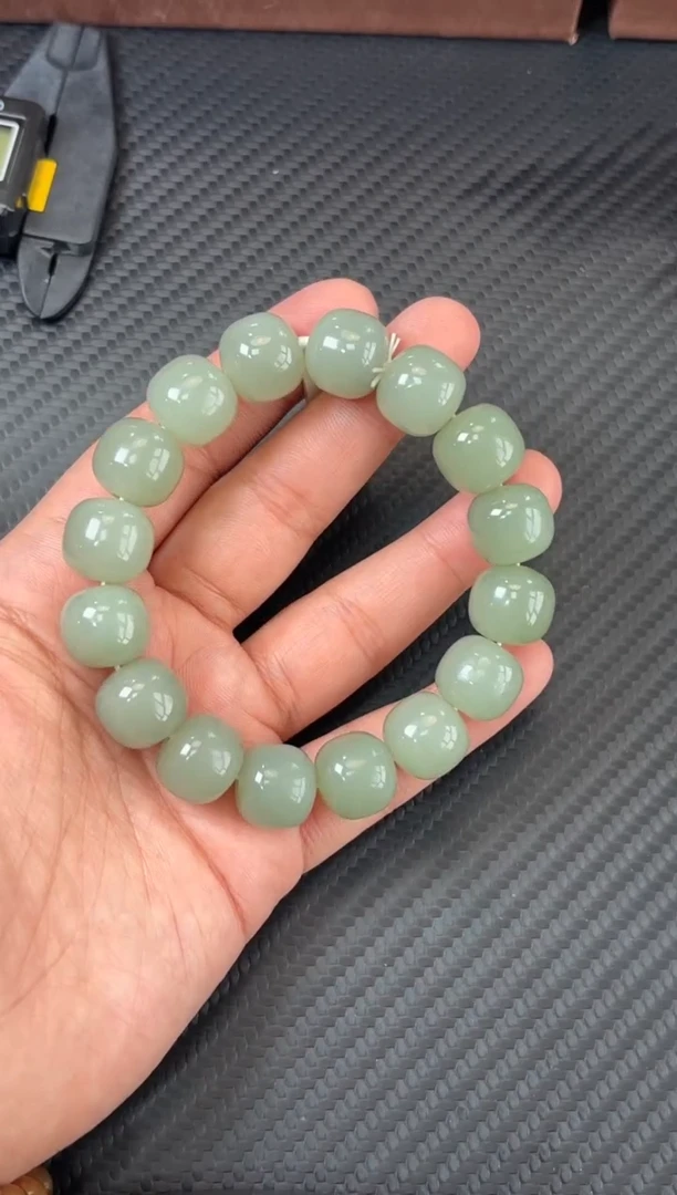 未镶嵌手串和田玉且末微色差近矿卡14m