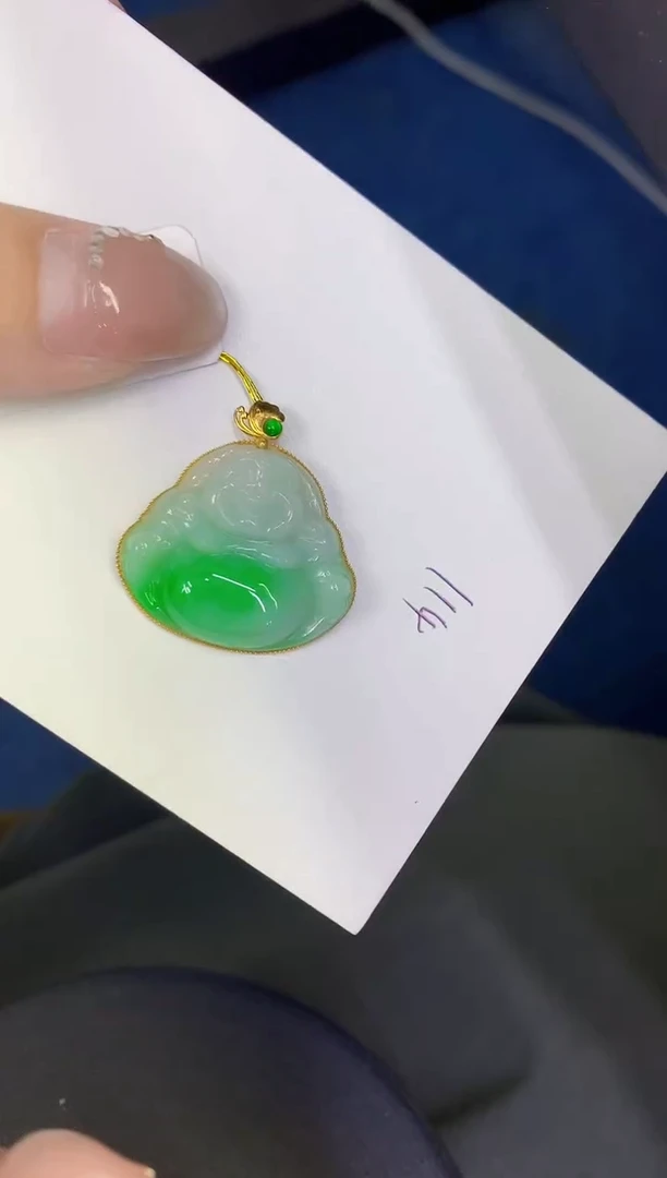颈饰18K金镶嵌翡翠缅甸天然翡翠a货