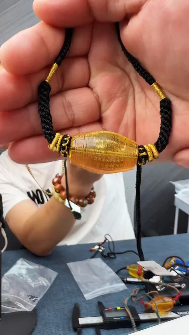 蜜蜡未镶嵌珠宝奇石假一罚十8，多样性发其一