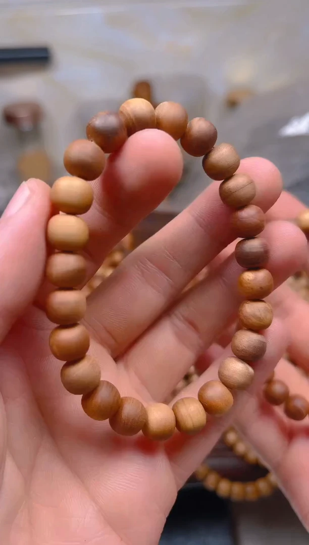 【闪购商品】檀香木其他迈索尔8*9红肉横纹瑕疵沉水多样性发其一