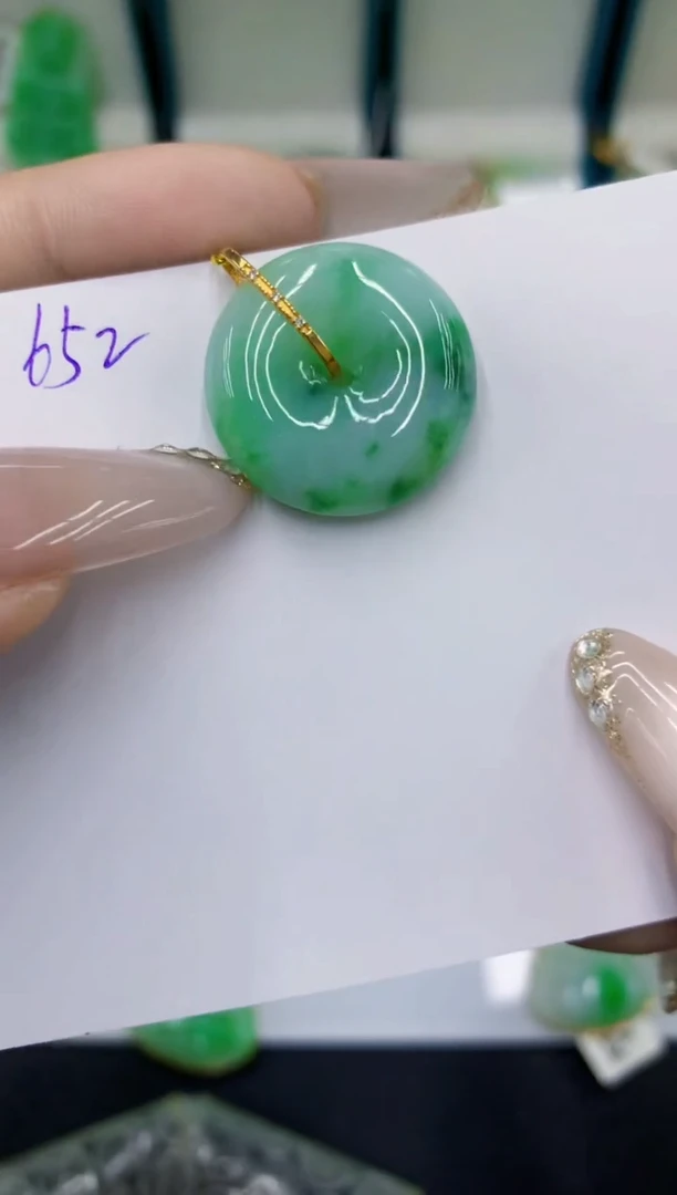 颈饰18K金镶嵌翡翠11111111111111