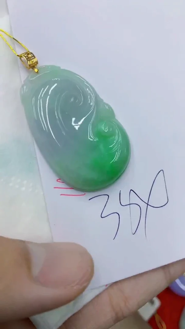 颈饰18K金镶嵌翡翠11111111111