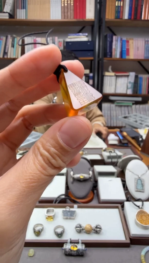 琥珀颈饰未镶嵌利见大人手机挂