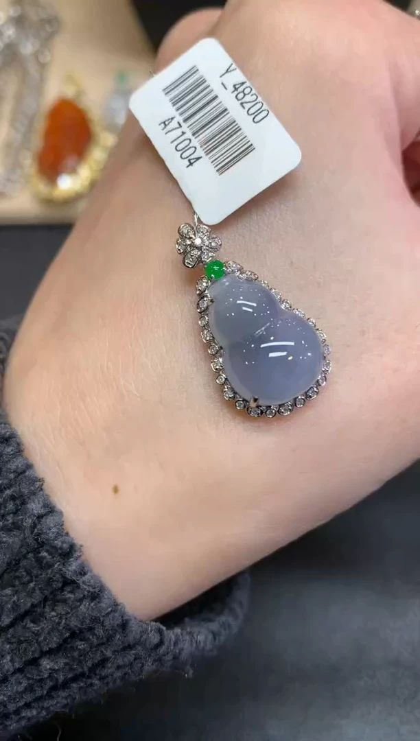 【闪购商品】翡翠颈饰18K金镶嵌葫芦【无服务费】