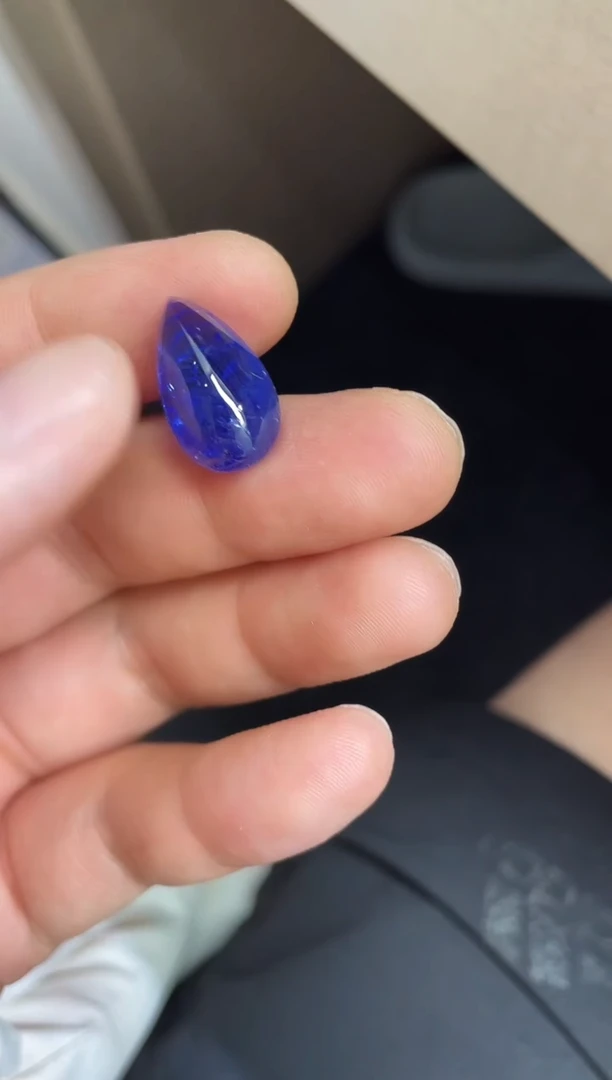 未镶嵌裸石坦桑石13.98ct