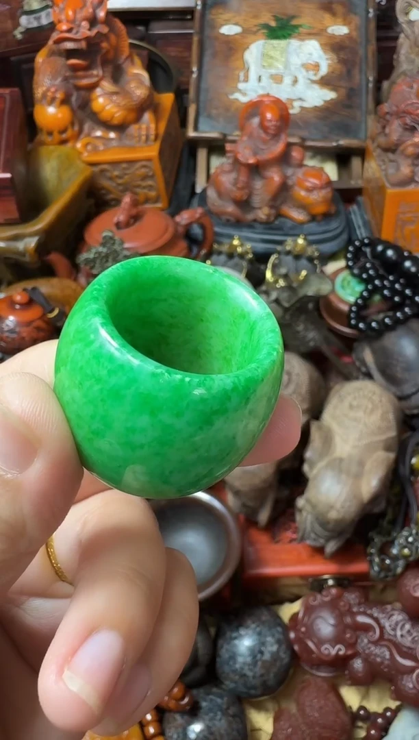 翡翠挂件未镶嵌主播推荐：一物一拍，讲解为准！