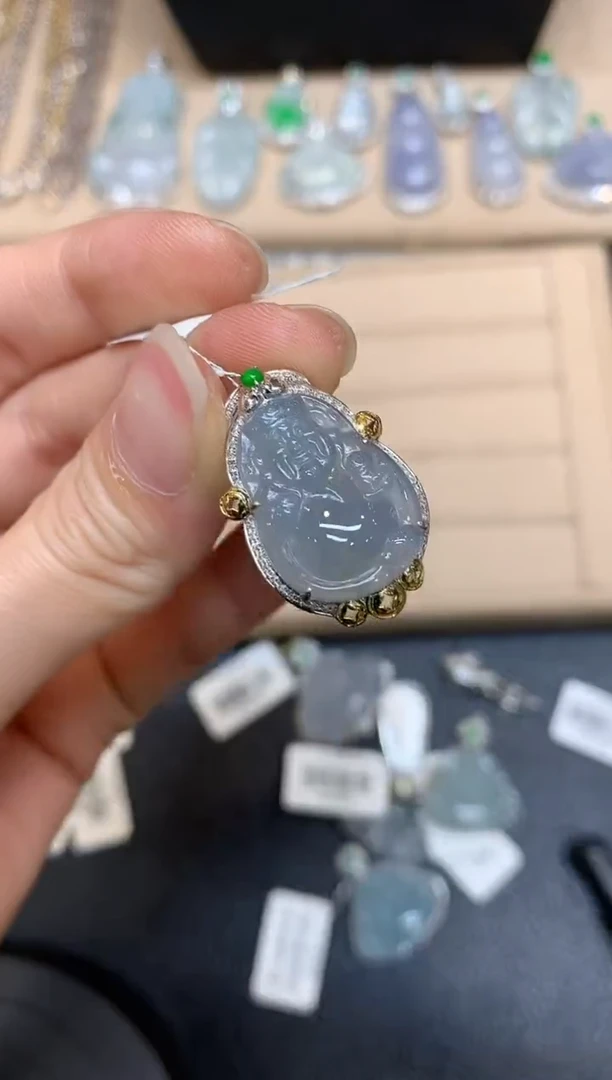 【闪购商品】翡翠颈饰18K金镶嵌财神【无服务费