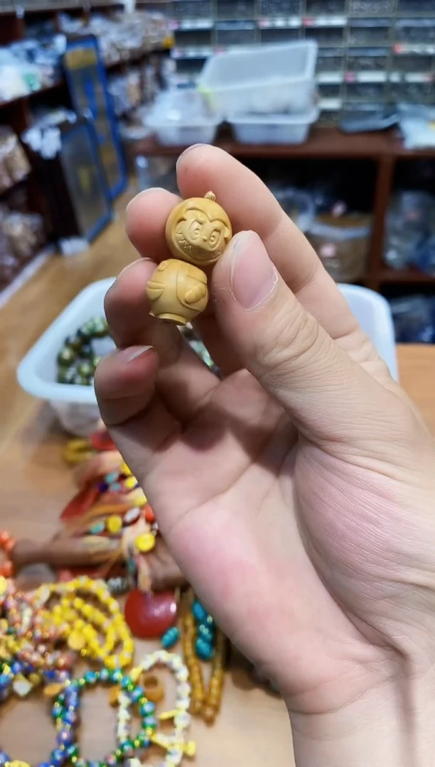 【闪购商品】非洲檀香吊坠拉布布一套