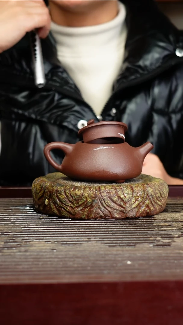 宜兴原矿紫砂壶茶壶宜兴原矿紫砂壶茶壶150C