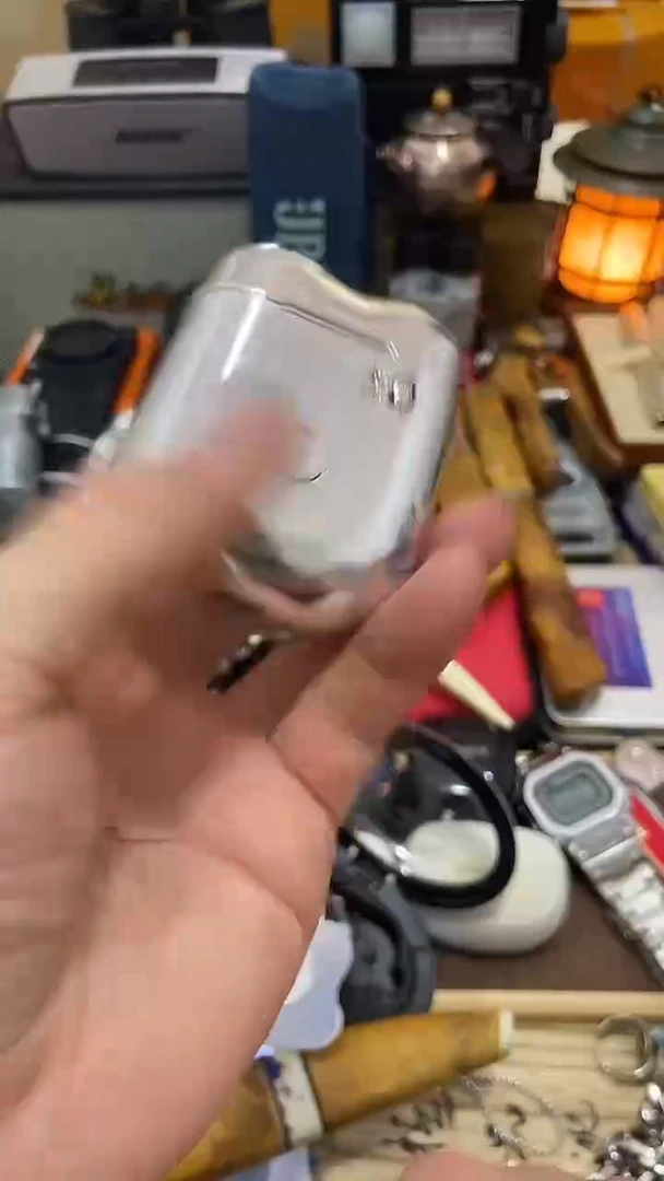 瓷片闪购商品  如图所示