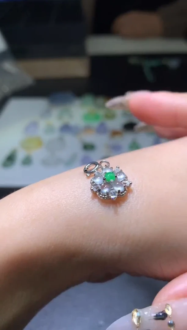 颈饰银S925镶嵌翡翠净货