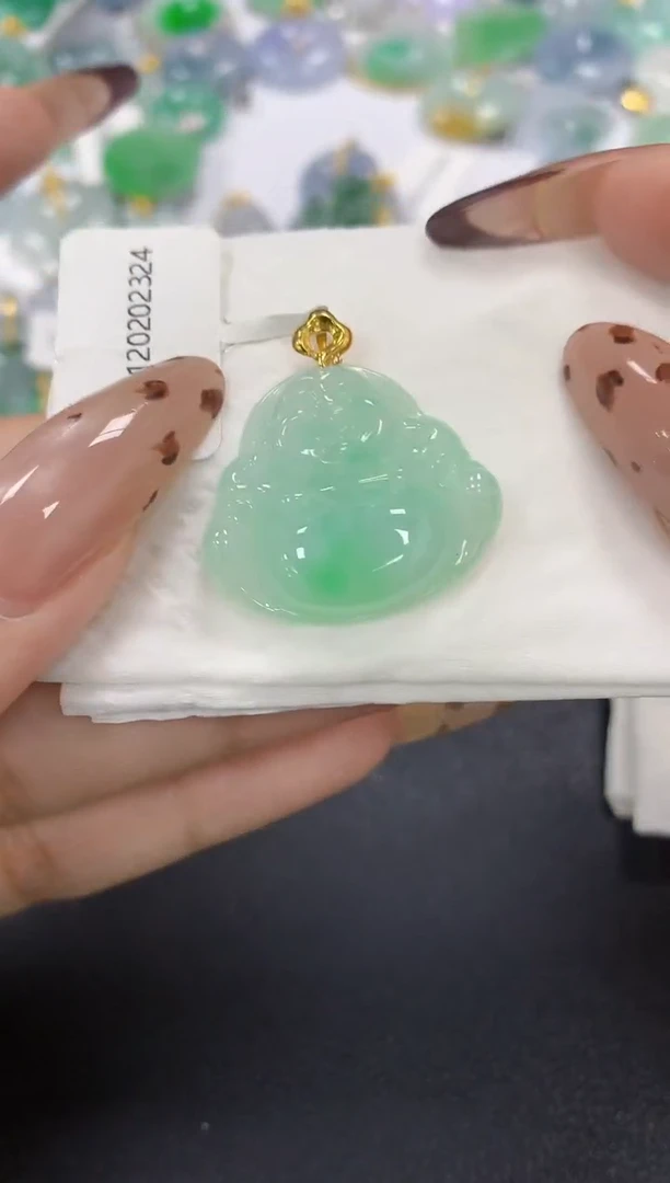 颈饰18K金镶嵌翡翠a货假一赔三支持复检百元上9元证书费自理