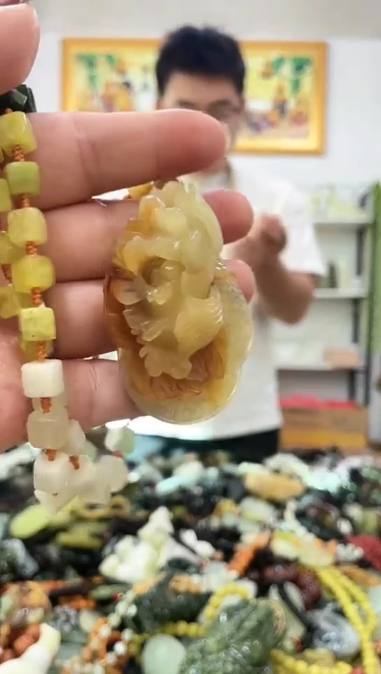 未镶嵌岫玉吊坠