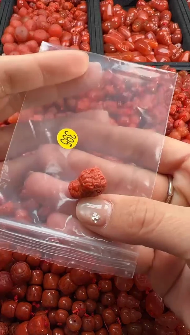 【闪购商品】南红玛瑙颈饰未镶嵌1