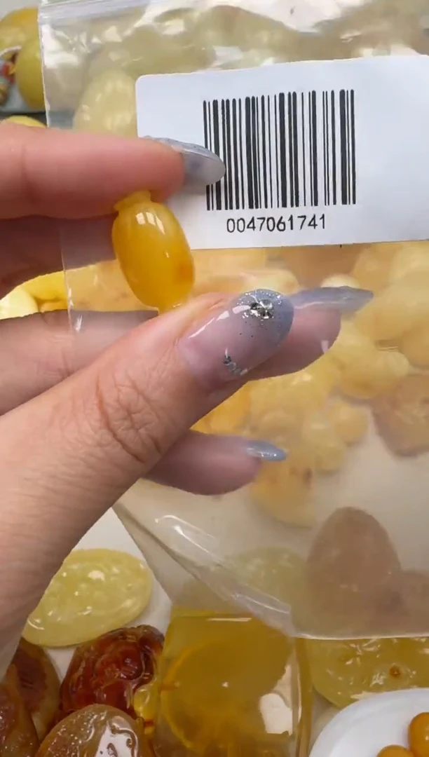 裸石琥珀未镶嵌如图