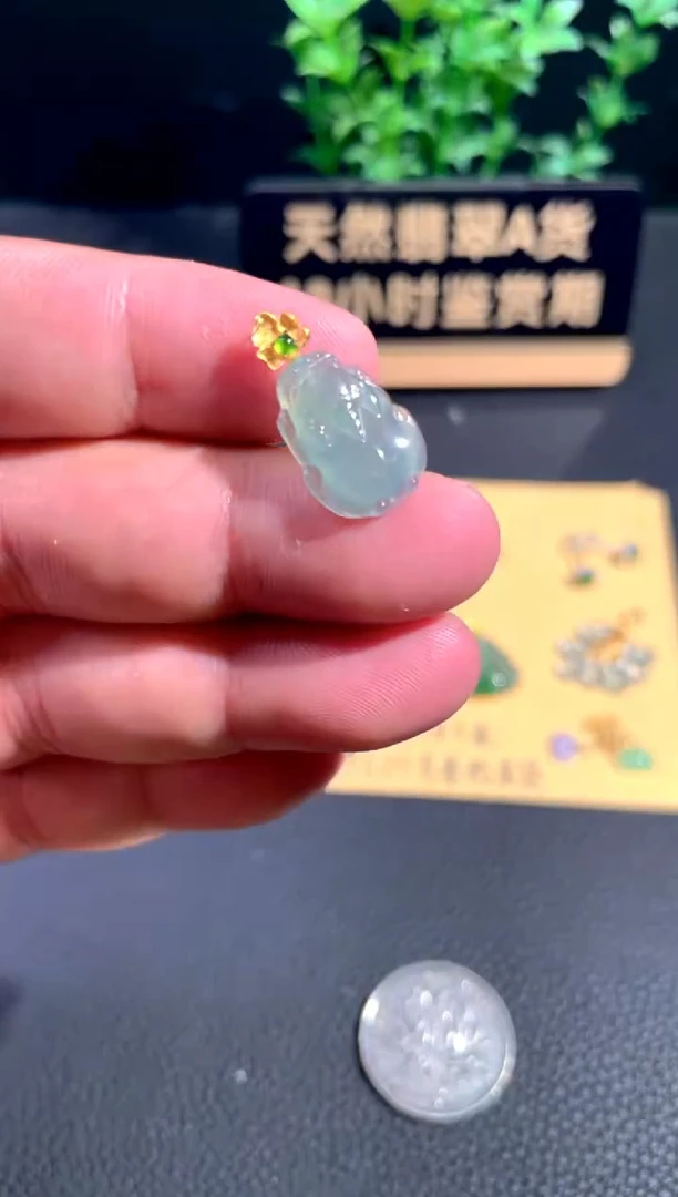 颈饰18K金镶嵌翡翠翡翠