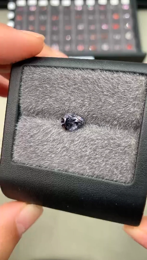 【闪购商品】定制尖晶石裸石未镶嵌1.82ct 水滴 紫色调