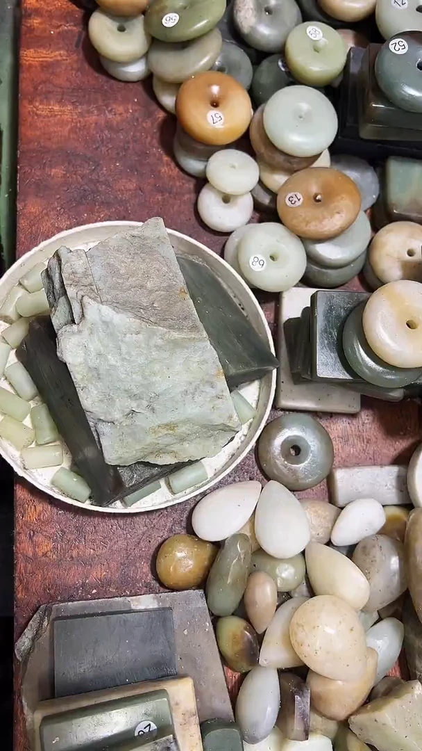 未镶嵌和田玉珠宝半成品1