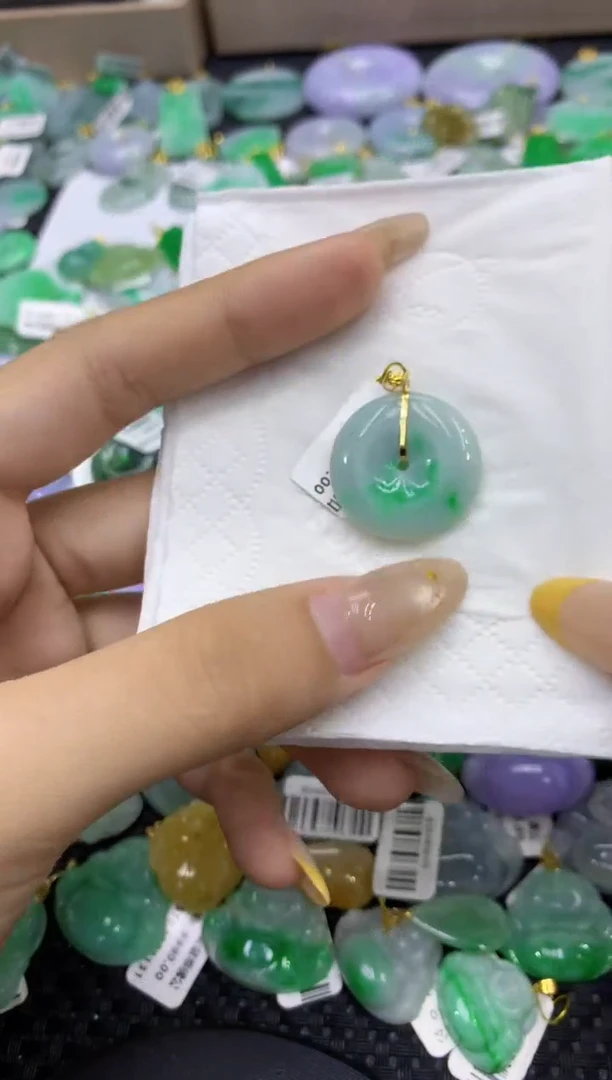 颈饰18K金镶嵌翡翠天然缅甸翡翠A货