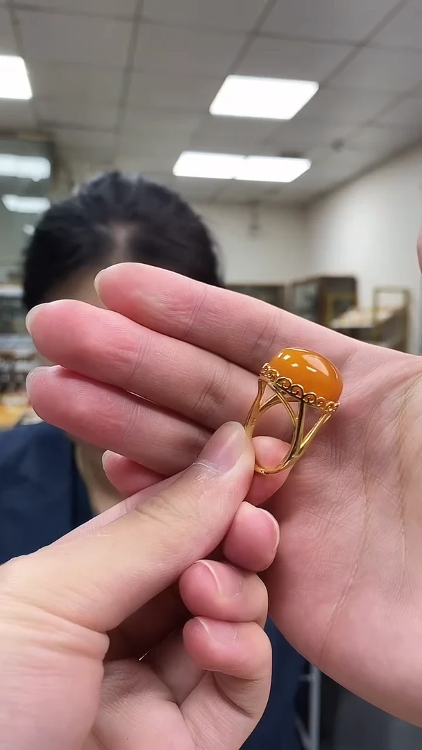 银S925镶嵌蜜蜡戒指天然蜜蜡蛋面戒指