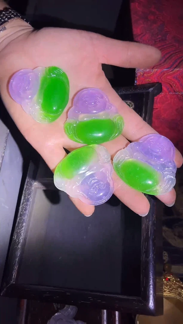 和田玉未镶嵌颈饰和田玉一抹绿大肚喜乐佛项链 其中一个给