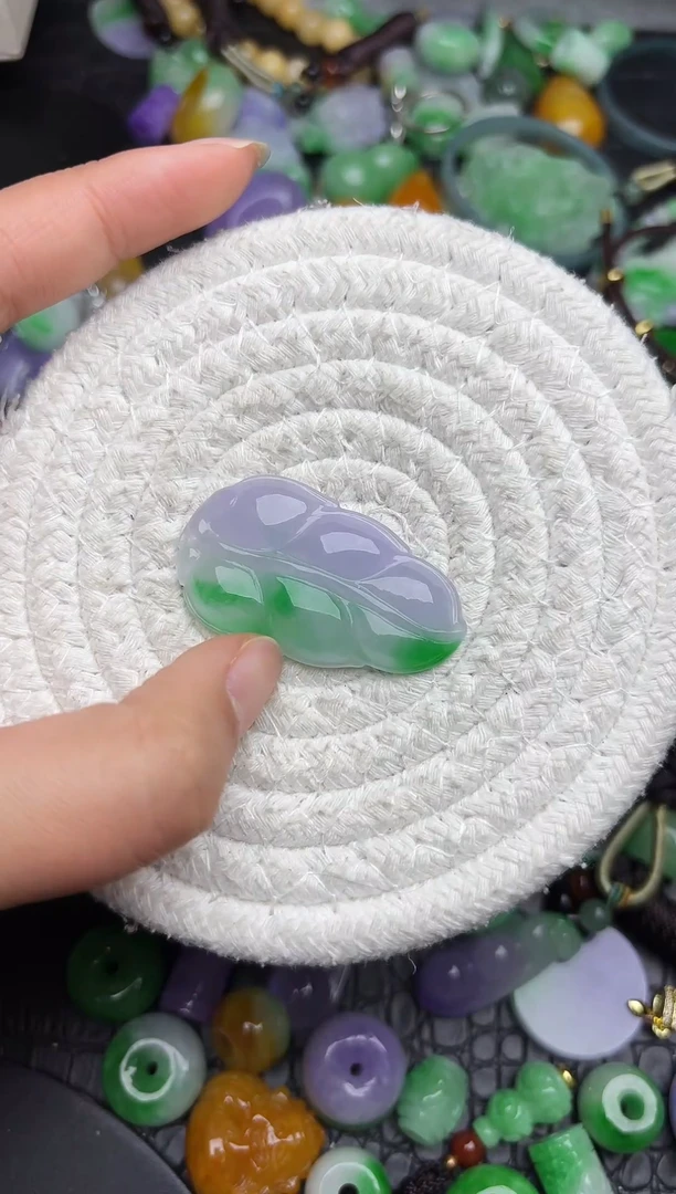 颈饰未镶嵌翡翠缅甸翡翠吊坠