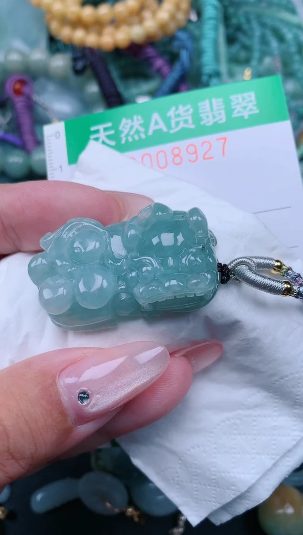 翡翠未镶嵌颈饰.0008927
