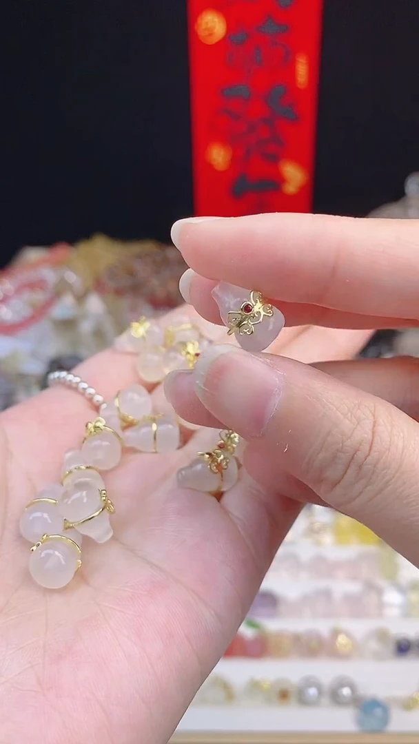 【闪购商品】水晶雕刻件未镶嵌白玛葫芦通孔一个装