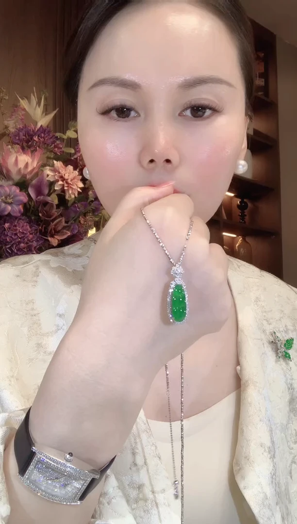 吊坠(不含链)18K金镶嵌翡翠A39