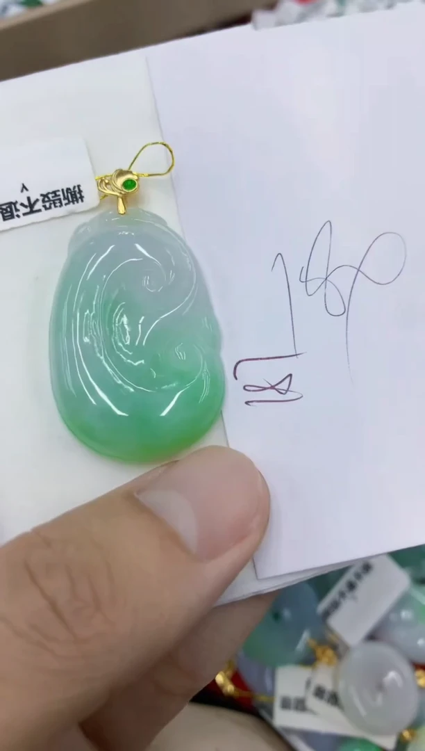翡翠未镶嵌颈饰111111111111