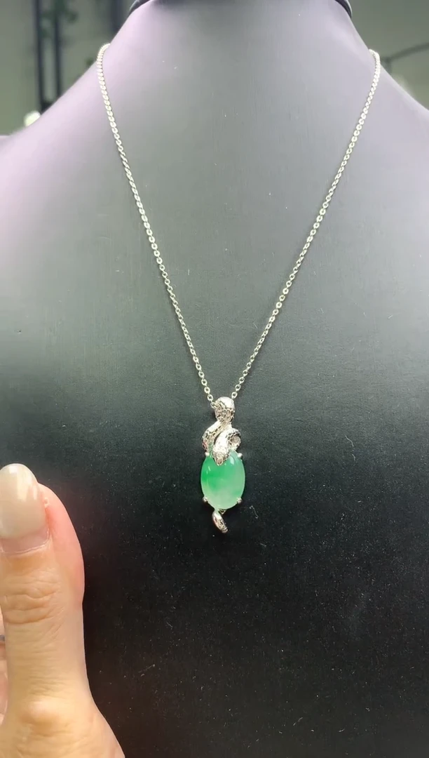 颈饰未镶嵌石英质玉项链