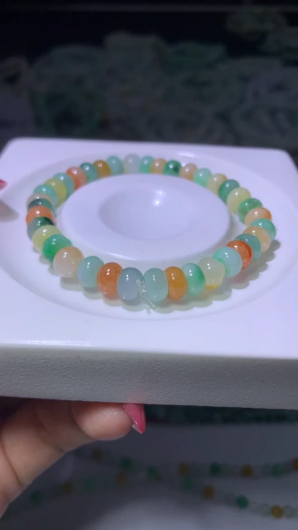 翡翠未镶嵌颈饰小*子MXX030797