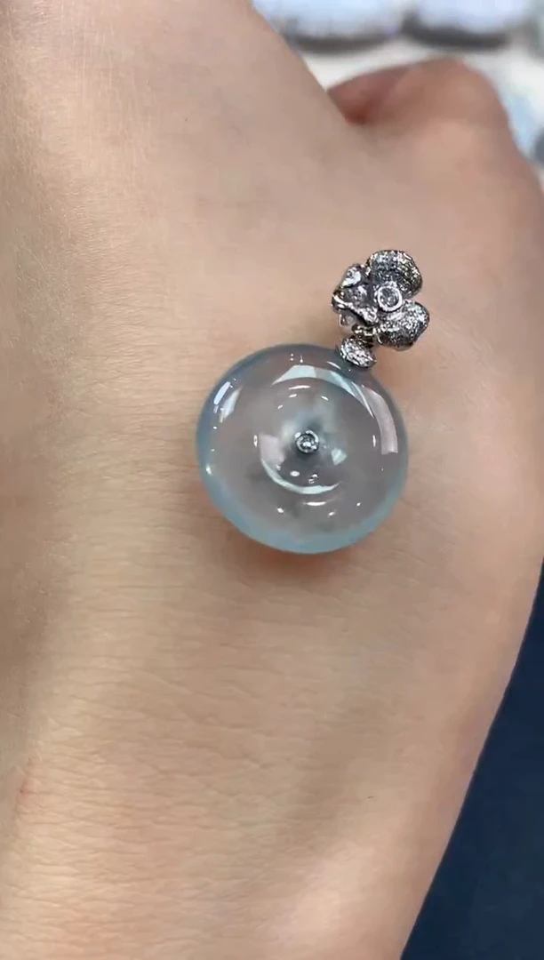 【闪购商品】翡翠吊坠(不含链)18K金镶嵌 B61