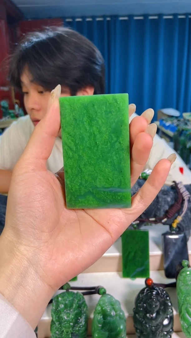 和田玉未镶嵌颈饰1