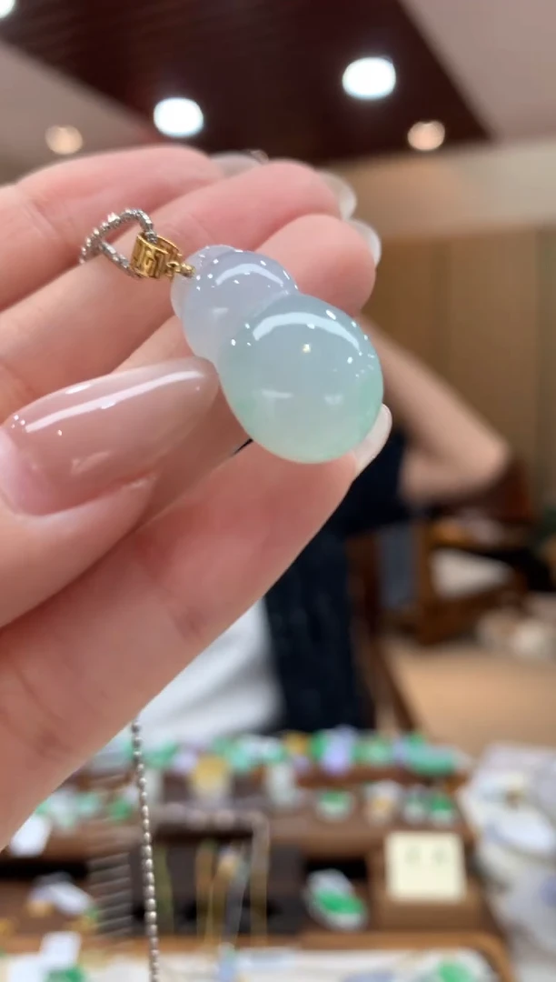 吊坠(不含链)18K金镶嵌翡翠葫芦
