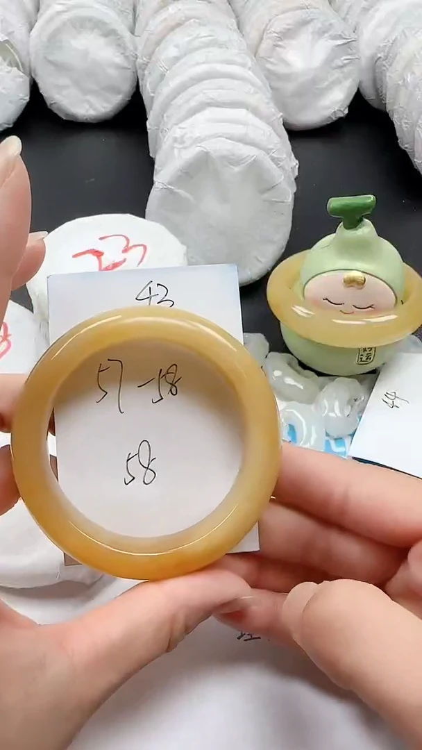 石英质玉手镯未镶嵌43+5758