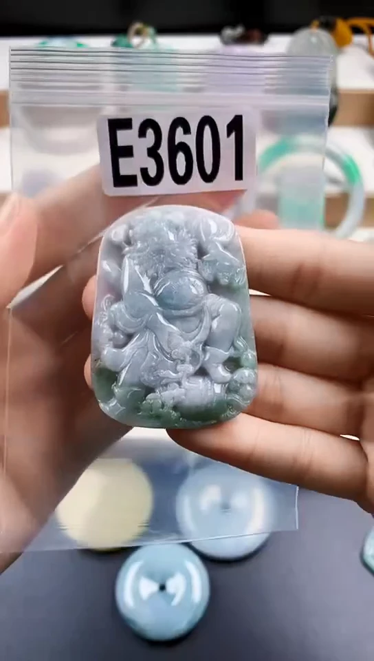 颈饰未镶嵌翡翠天然翡翠吊坠挂件