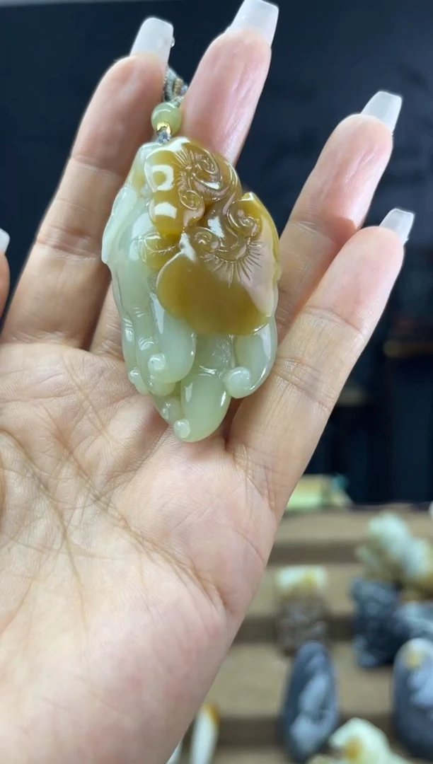 颈饰未镶嵌和田玉1